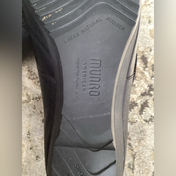 Genuine leather MUNRO shoes 🖤🖤 - Picture 6 of 9